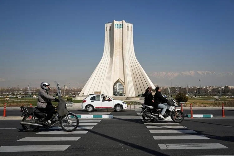 US Iran nuclear talks Geneva approach as Washington awaits Tehran’s proposal. See what officials said about diplomacy, protests, and military risks.